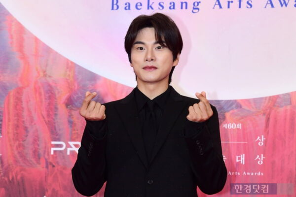 [뉴스] 슈돌 첫 미혼 MC 발탁 이이경, 첫 방송 앞두고 하차…김종민 합류