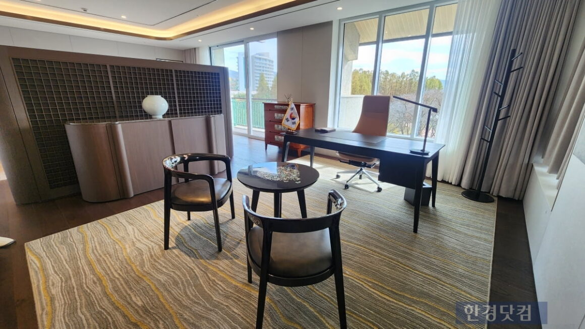 [뉴스] 대통령 묵은 곳…APEC 끝나자 예약문의 폭주 PRS 가보니