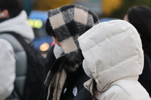 [뉴스] 수요일 아침도 꽁꽁…강한바람에 체감기온 영하권으로 뚝