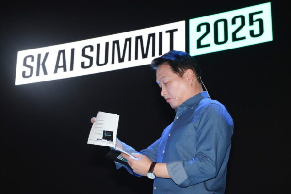 [뉴스] 최태원 엔비디아도 SK 기술 인정…HBM 강자의 자신감