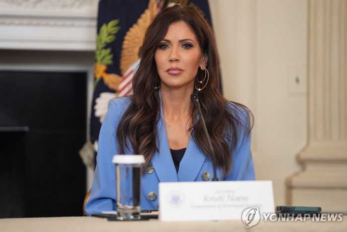 [뉴스] 팽팽한 피부·풍만한 입술…성형 트렌드까지 바꾼 트럼프