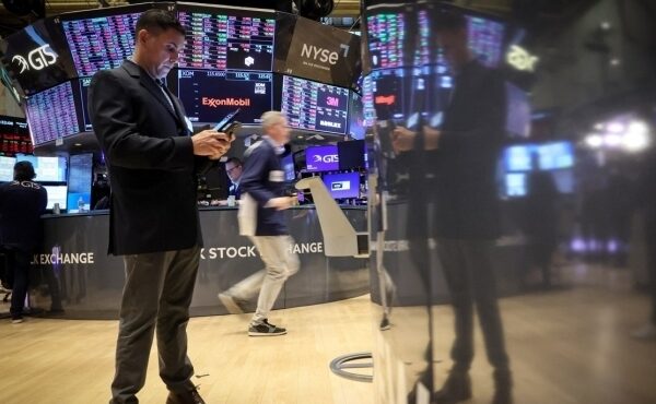 [뉴스] 진격의 서학개미 열풍 언제까지…해외증권 투자 사상 최대 또 갈아치워