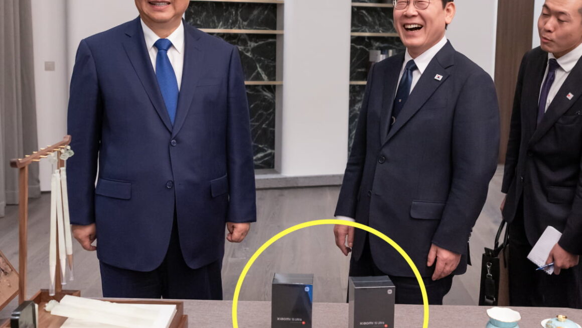 [뉴스] 갤럭시보다 디테일 살아있다…시진핑 선물 샤오미15 울트라 평가