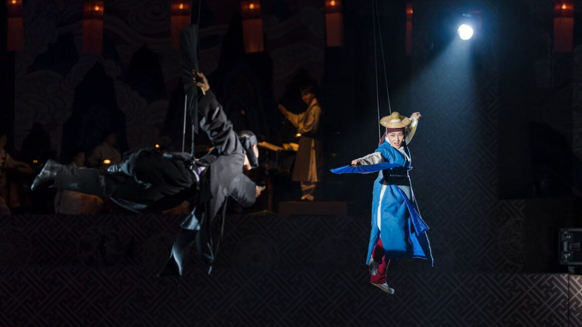 [뉴스] 쏘니, 사자보이즈까지 합세…현대판 마당놀이의 정수 홍길동이 온다’