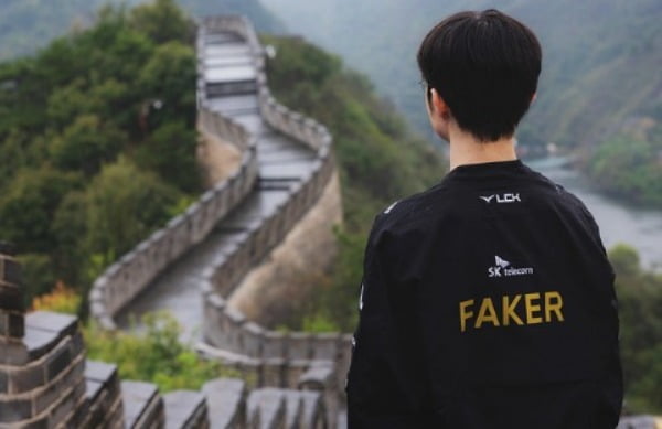 [뉴스] 2017년의 한 푼다”…월즈 쓰리핏’ 노리는 페이커