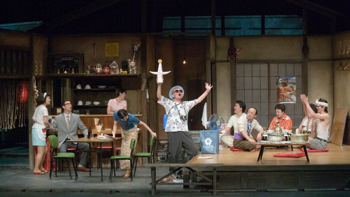 [뉴스] 경계인의 삶을 정면으로 응시하다…14년만에 돌아온 연극 야끼니꾸 드래곤