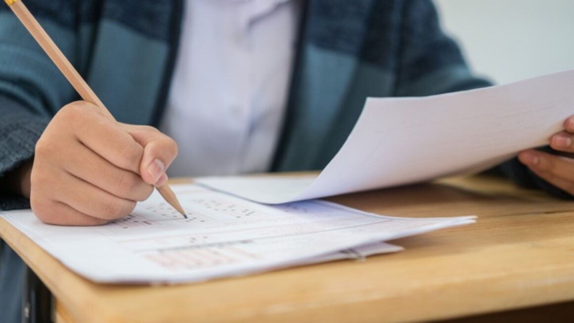 [뉴스] 터질 게 터졌다…AI 커닝, 이미 대학가 일상?