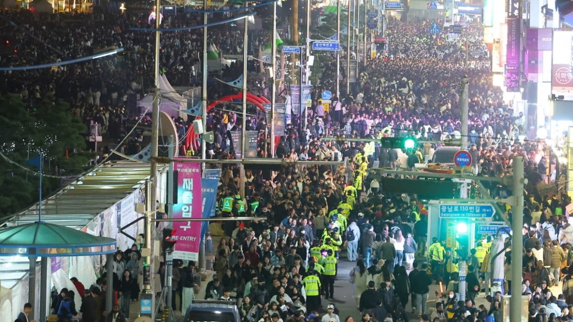 [뉴스] 지드래곤 음악에 불꽃 터지니…117만명 우루루