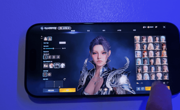 [뉴스] 삼성 공세 지켜보던 애플도 참전…게이밍 아이폰 띄운다