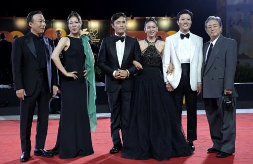 [뉴스] 어쩔수가없다 케데헌 골든글로브 작품상 후보 선정