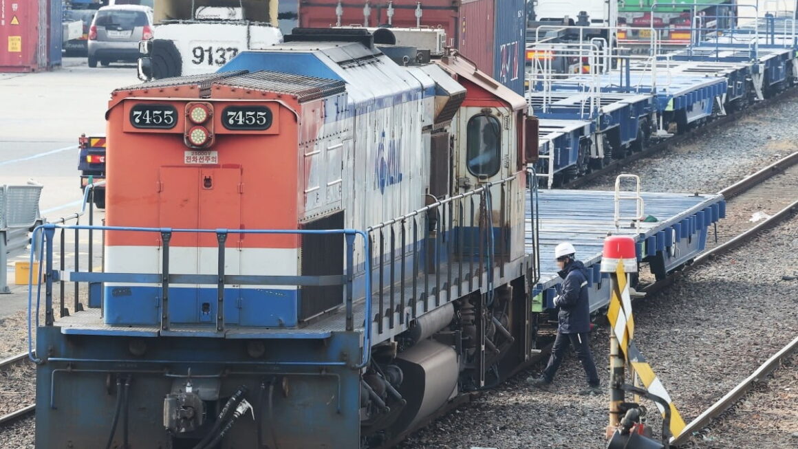 [뉴스] 성과급 정상화가 뭐길래 철도 노사 잠정합의…총파업 유보