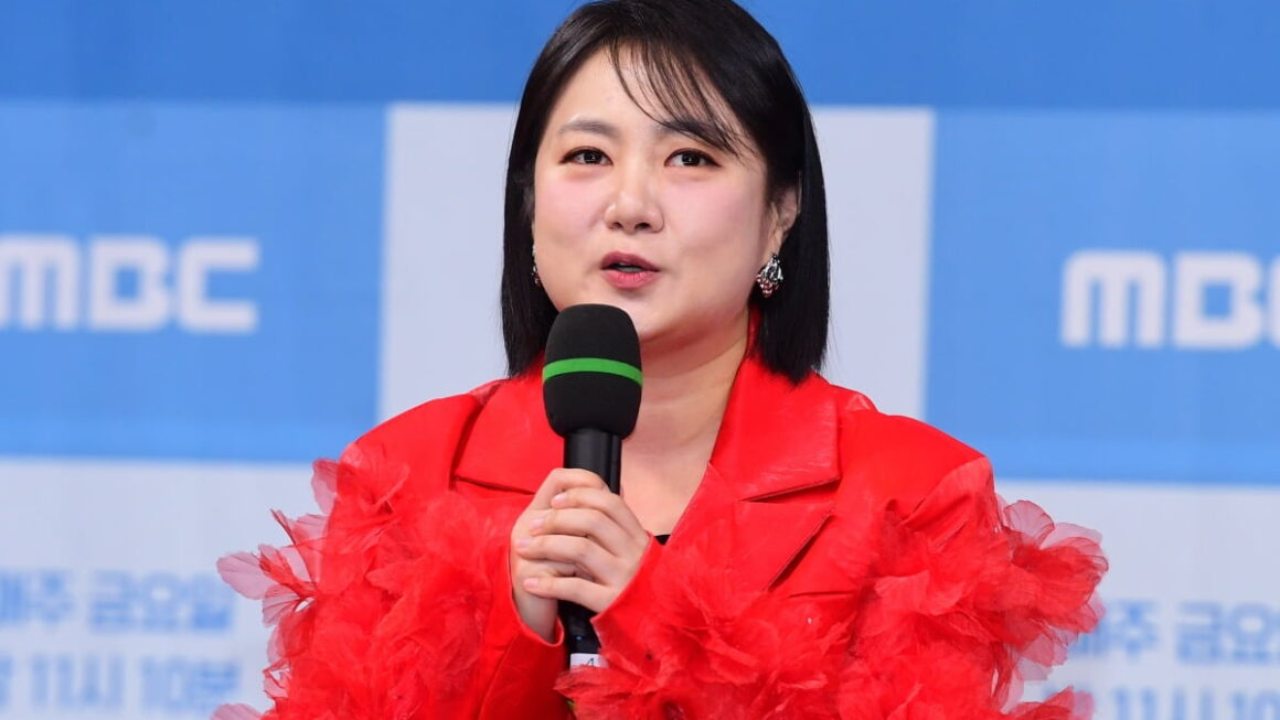 [뉴스] 박나래, 4대 보험 母·남친은 해주고 매니저는…또 폭로