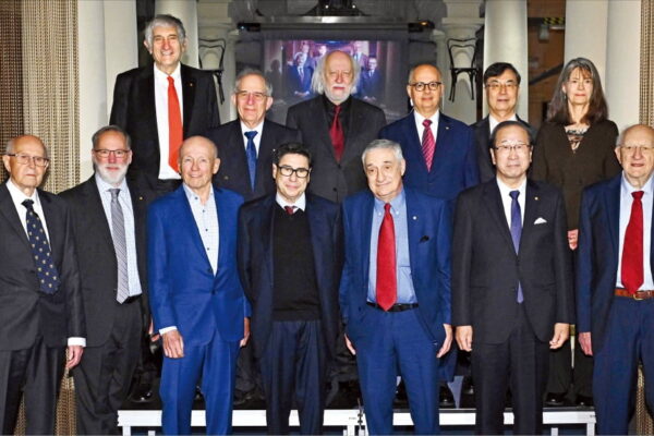 [뉴스] 의자 서명식 위해…올 노벨상 수상자 한자리에