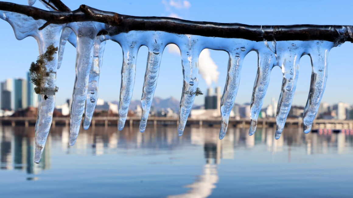 [뉴스] 출근길 영하권 추위…동해안 화재 조심