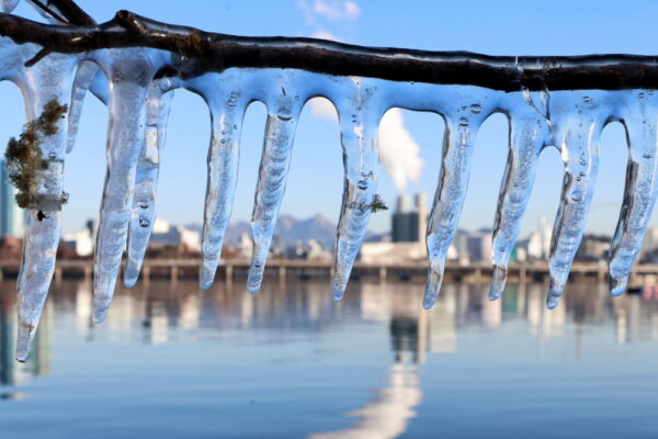 [뉴스] 출근길 영하권 추위…동해안 화재 조심
