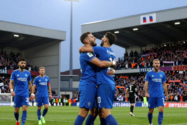 애스턴 빌라 7연승 행진! 로저스 2골로 맨유 2-1 격파