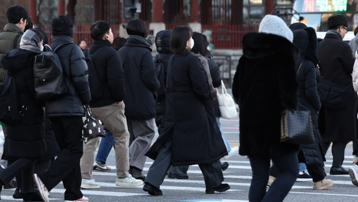 [뉴스] 토요일 전국 겨울비…비 그친 뒤 기온 뚝’