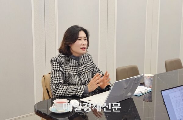 [뉴스] “올해 번 돈, 내꺼 아냐…집 마련 서두르고 ‘초분산 투자’ 시작해야” [인터뷰]