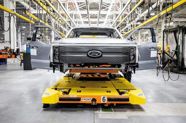 [뉴스] LG엔솔, 포드 유럽 계약 해지에 6%대 급락 [특징주]