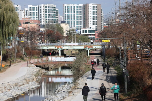 [뉴스] 추위 당분간 주춤…낮 최고기온 14도, 서울·경기선 미세먼지