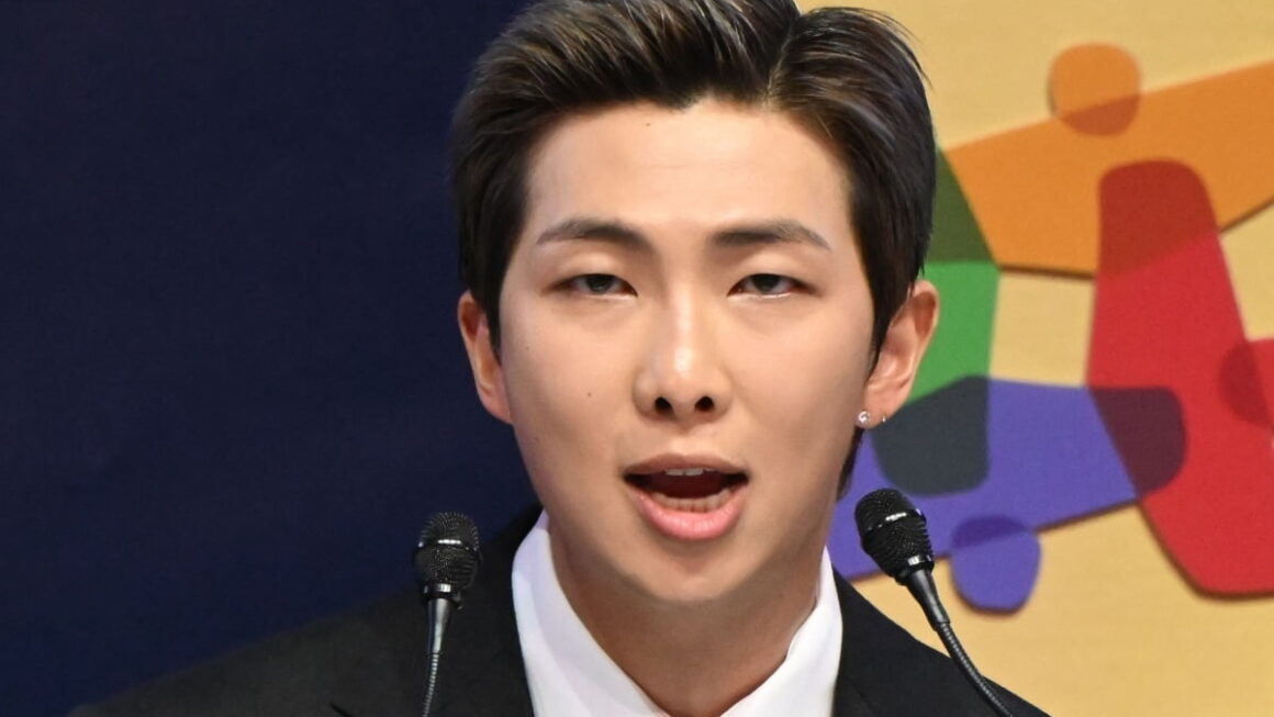 [뉴스] 또 총대 멘 BTS RM, 하이브 저격? 우리한테 애정 가져줬으면