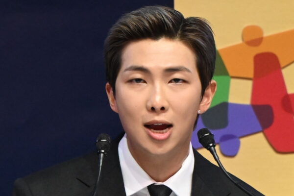 [뉴스] 또 총대 멘 BTS RM, 하이브 저격? 우리한테 애정 가져줬으면