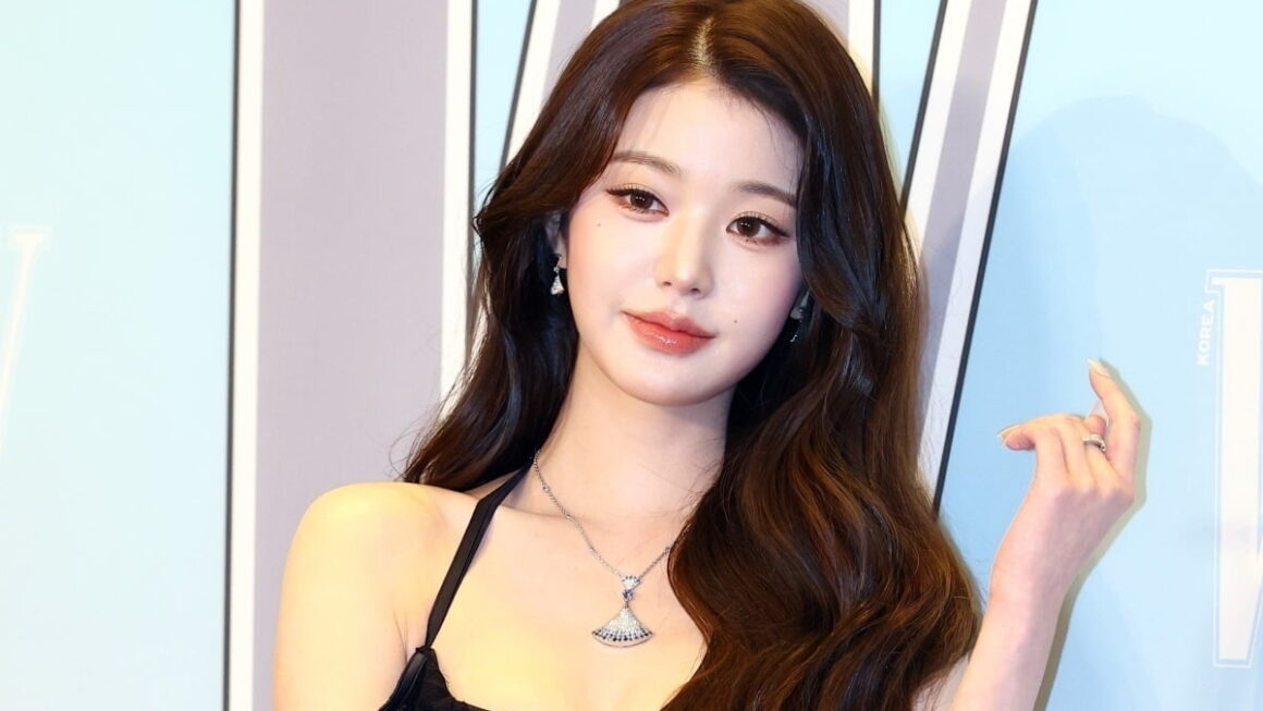 [뉴스] 명품 가방에 목걸이·향수까지…억소리 나는 팬 조공, 결국