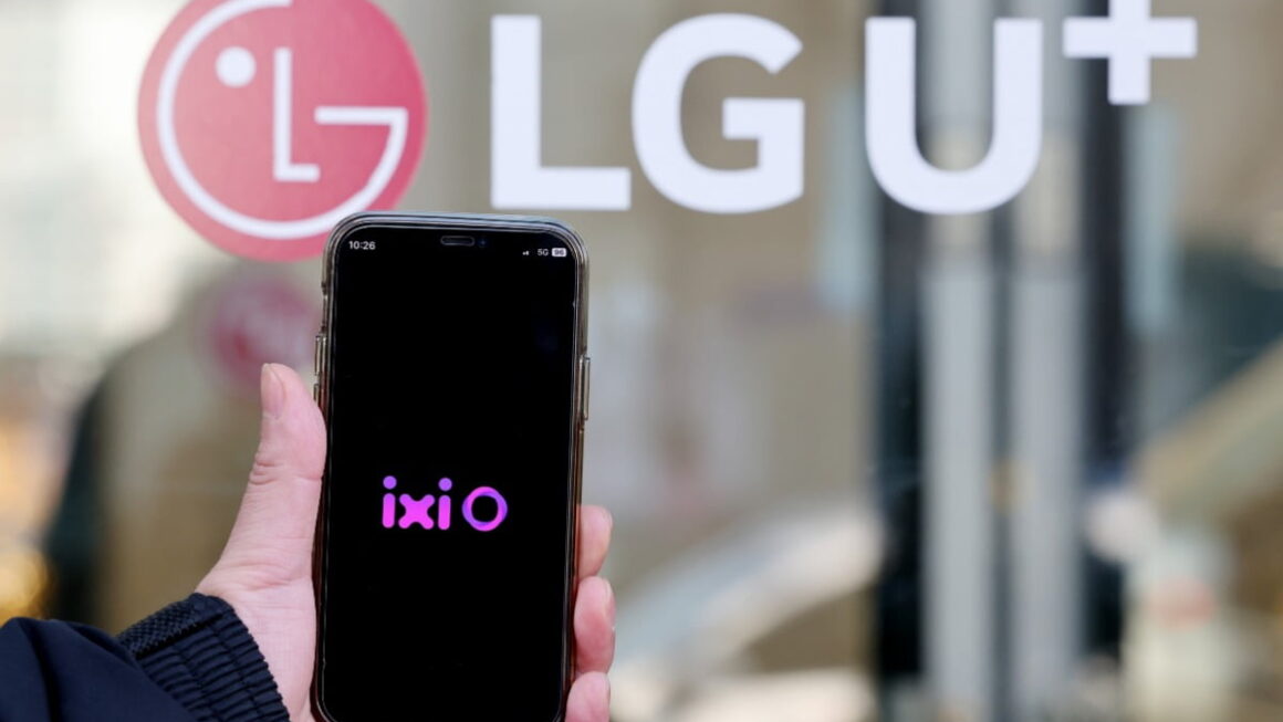 [뉴스] 써도 되나 AI 통화앱 발칵…익시오, 다운로드도 급감