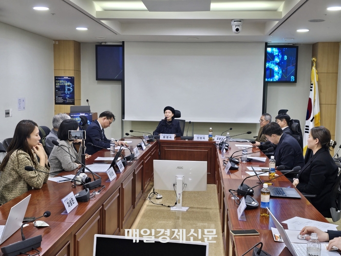 [뉴스] “내 코인, 거래소 못 믿어 지갑으로 뺀다”… 1000만 개미들의 ‘각자도생’