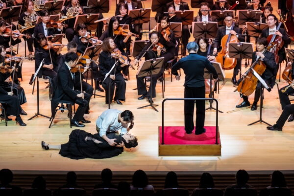 [뉴스] 15분간 박수갈채…콘서트 오페라 새 역사 쓴 정명훈의 