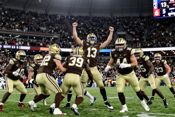 브라운스 대역전극! 스틸러스 AFC North 우승 꿈 13-6으로 무너뜨려