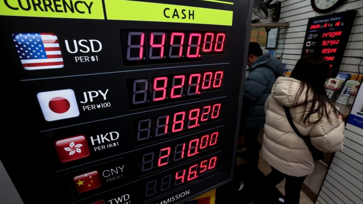 [뉴스] IMF의 경고…韓 환리스크 달러자산, 외환시장의 20배 넘어