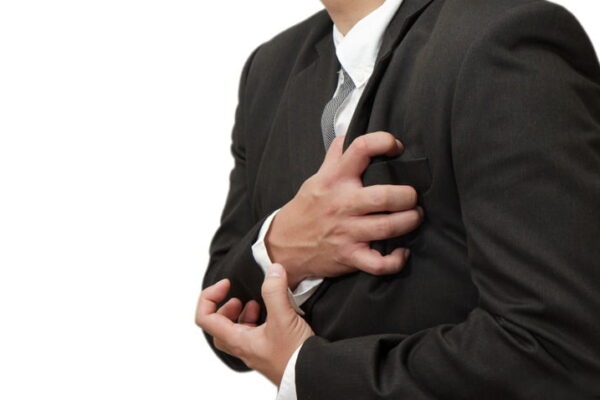 [뉴스] 기온 뚝 떨어지는 겨울철…가슴 아프다면 이 증상 의심