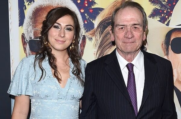 [뉴스] “심폐소생술 했지만”…토미리 존스 딸 고급호텔서 숨진채 발견