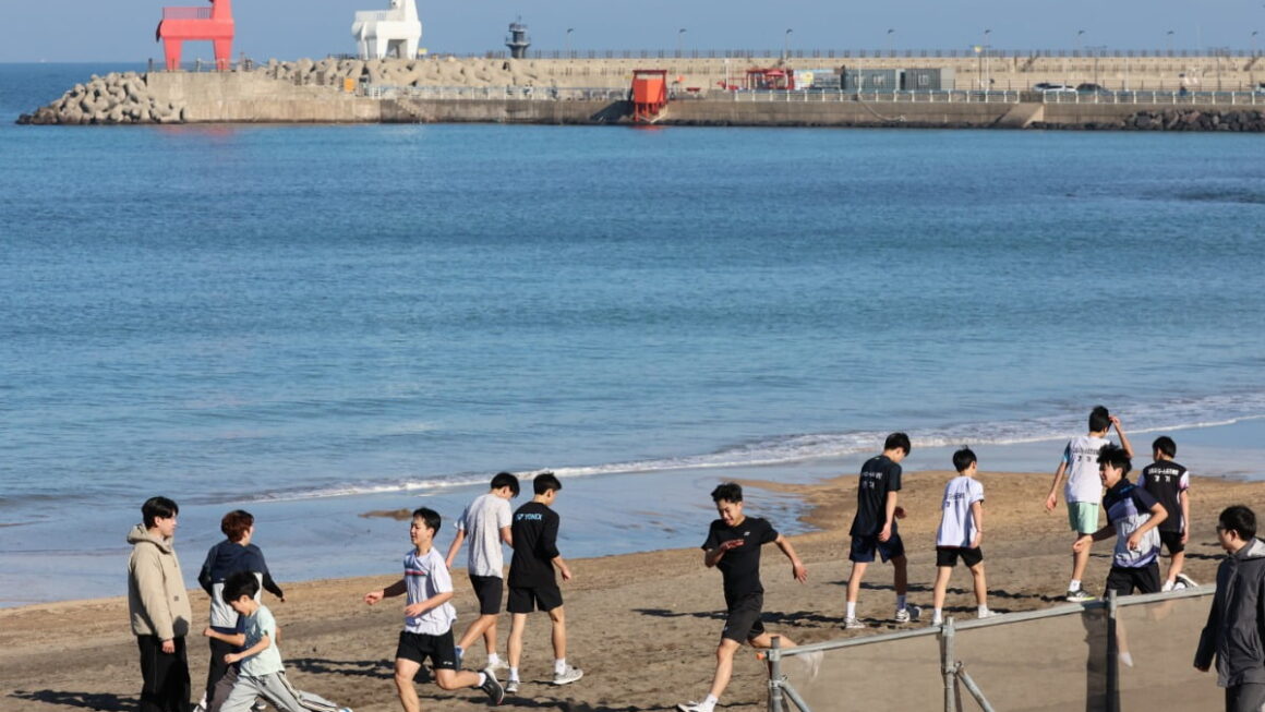 [뉴스] 전국 포근하고 맑은 토요일…동해안은 대기 건조 불조심