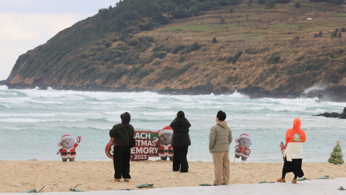 [뉴스] 외국인 발길 이어졌다…제주 관광객 4년 연속 1300만명 돌파
