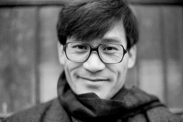 [뉴스] 구본창이 기록한 안성기의 그때 그 시절…여섯 장의 흑백사진