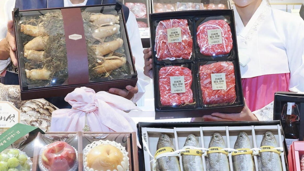 [뉴스] 미리 살수록 싸다…주요 백화점, 설 선물세트 사전예약 판매 개시