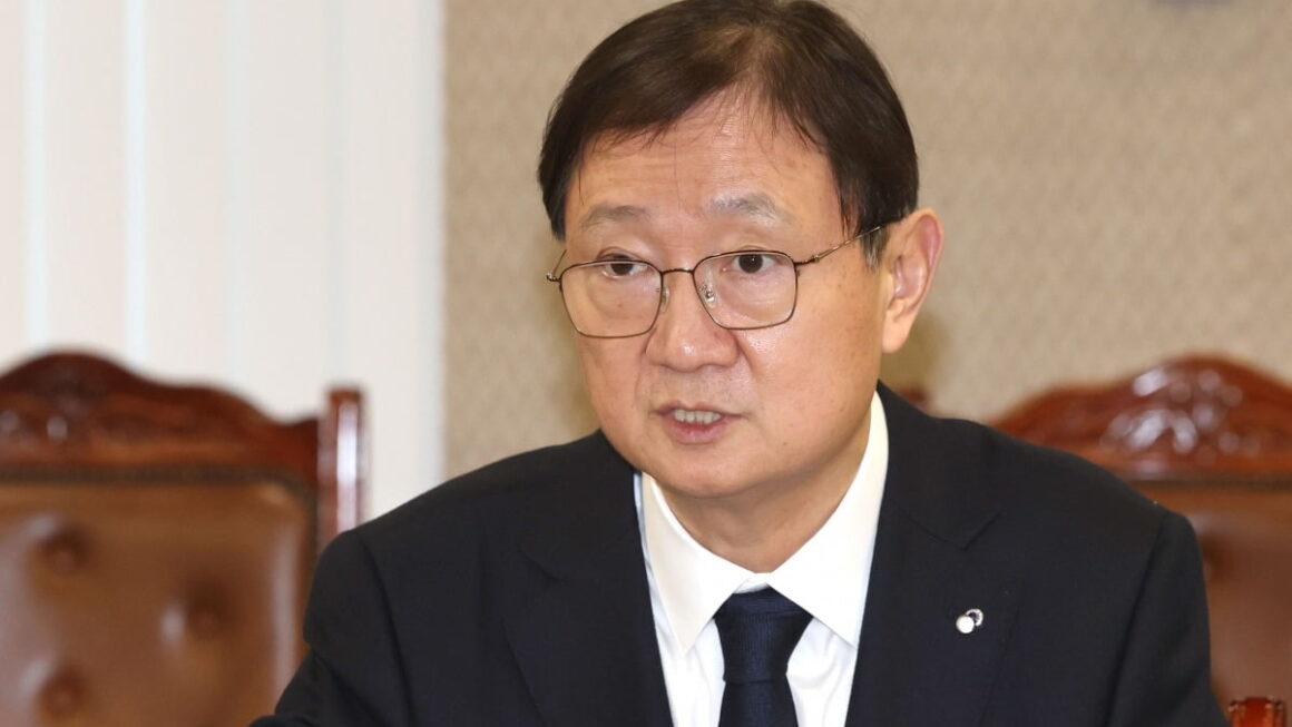 [뉴스] 재산 385억’ 금감원장이 투자한 주식은 LGD·기업銀·美 리커젼