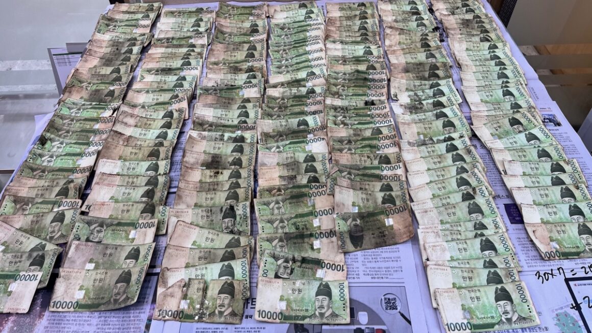 [뉴스] 현금 장판 밑에 숨겼다가 낭패…작년 2.8조원 폐기됐다