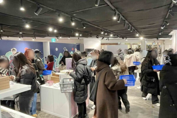 [뉴스] 마트·백화점에 뜨면 인기 폭발…흥행 보증수표 아이돌의 정체