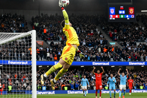 골키퍼가 98분 헤더골 작렬! 벤피카, 레알 마드리드 4-2 격파