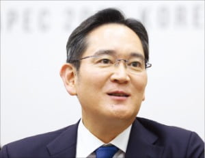 [뉴스] 숫자 좀 나아졌다고 자만할 때 아냐…경쟁력 회복 마지막 기회 강조한 JY