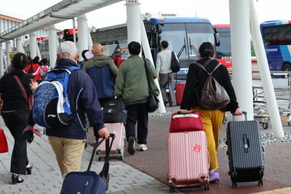 [뉴스] 中 대학생 인기 해외여행지 1위 등극하더니…항공권 불티