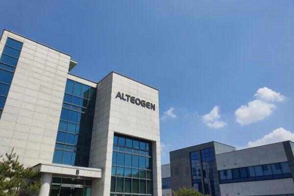 [뉴스] 천스닥 고지에서 굴러떨어졌다…코스닥 대장주 ‘22% 폭락’ 대체 왜