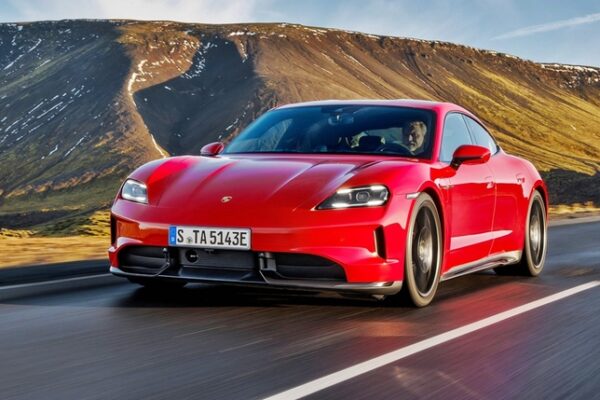 [뉴스] “꼭 한번 타보고 싶었는데”…4년새 반토막 이 스포츠카, 닥스서도 퇴출 왜?