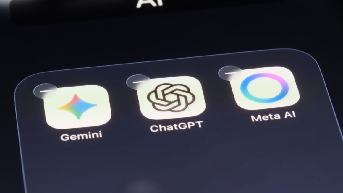 [뉴스] 반값 AI 승부수…저가경쟁 불사 챗GPT vs 구글 맞붙었다