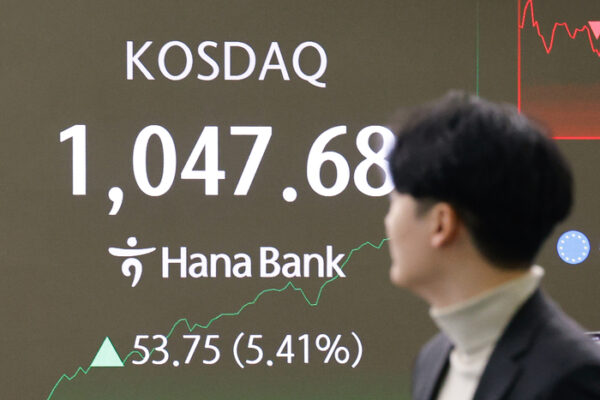 [뉴스] 1억 넣은 화장품주 300만원 남았다…“누가 그래, 장투하면 된다고”