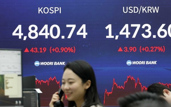 [뉴스] “아들, 삼전 아직 팔면 안되지?”…무서운 코스피, 상승률 세계 1위