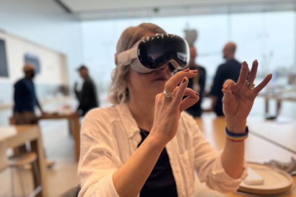 [뉴스] 표정 읽는 시리 나온다…말 안해도 알아듣는 AI 개발 전쟁